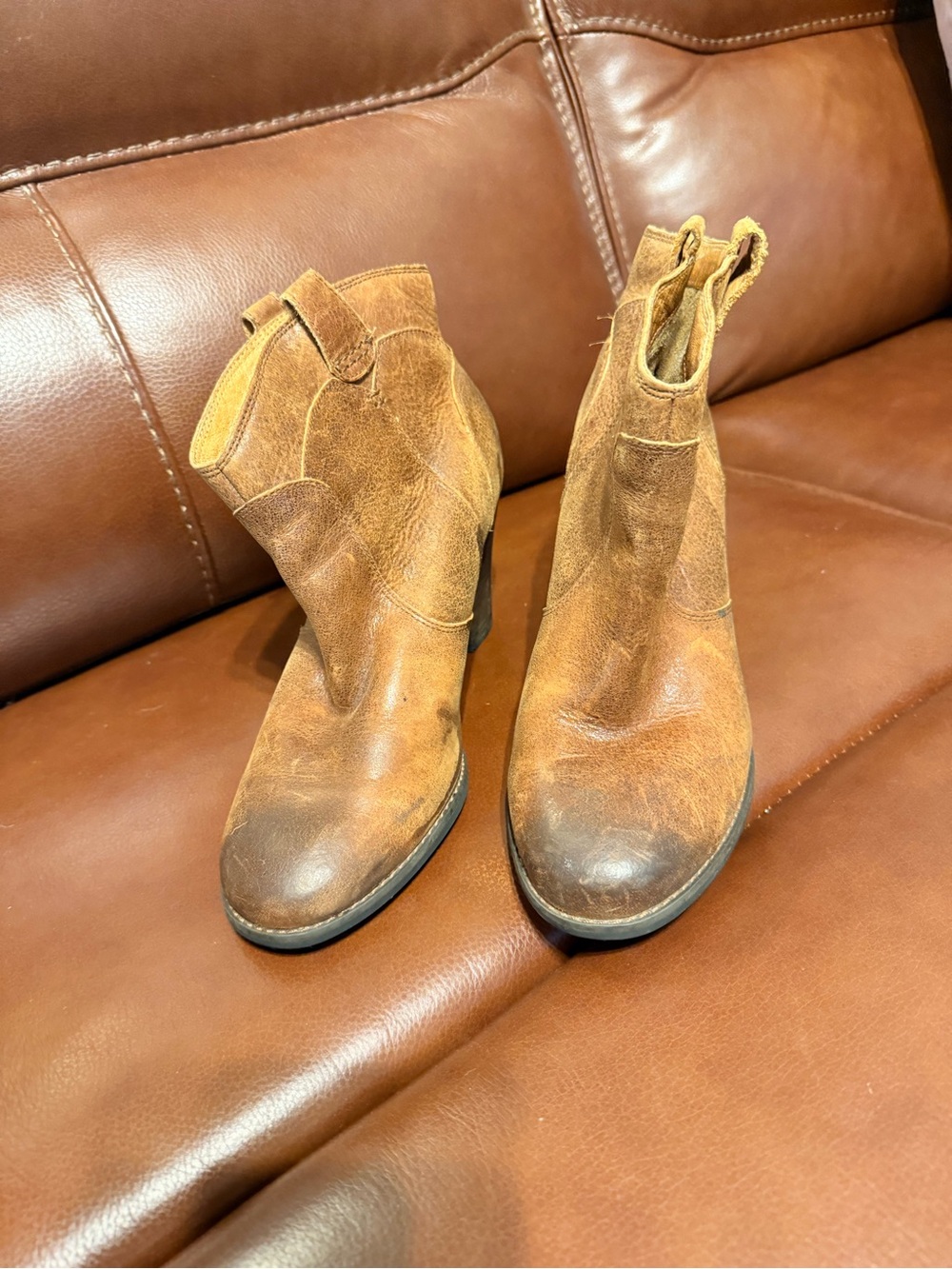 Clarks Women's Tan Leather Ankle Boots